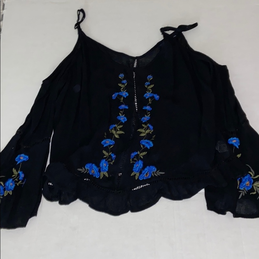 American Eagle off the shoulder Top